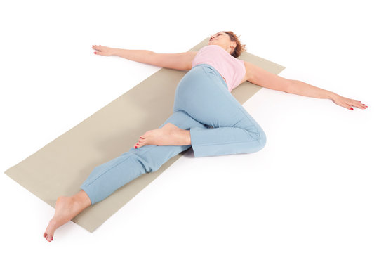 Supine Twist (Supta Matsyendrasana)